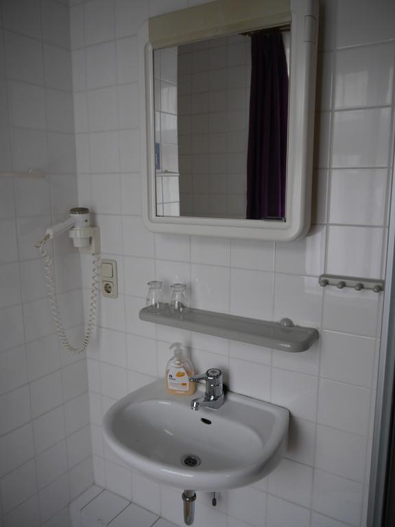 Hotel Zur Sonne Cottbus Oda fotoğraf