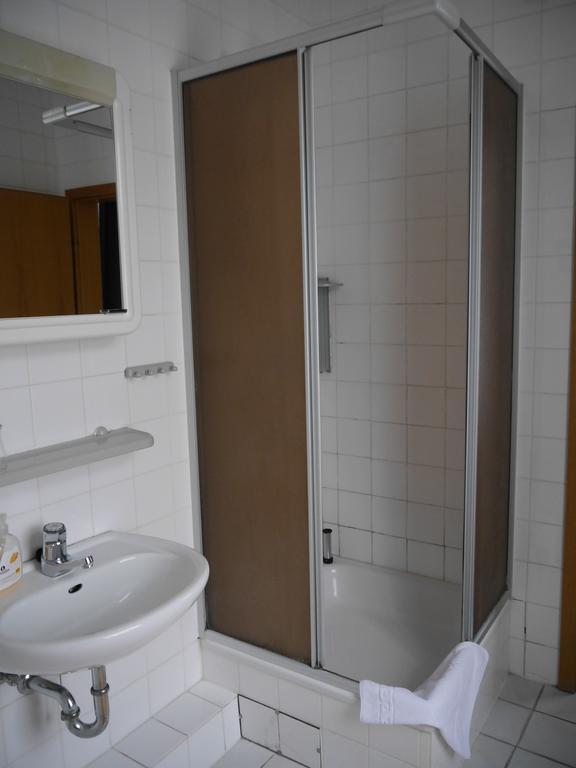 Hotel Zur Sonne Cottbus Oda fotoğraf